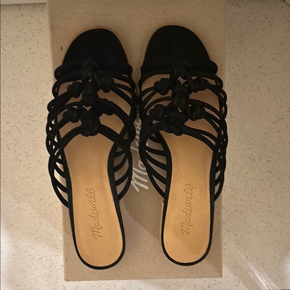 Madewell Black Sandals Sleek and Stylish